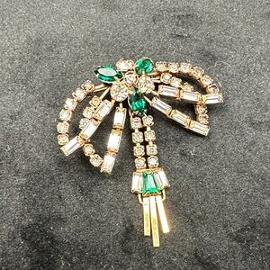 Vintage Gold and Green Phillis 12 karat gold filled Brooch
